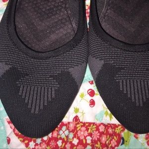 Sketchers black flats